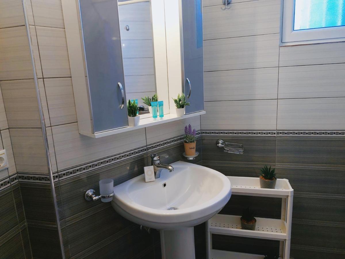 Orange Guest House Dhermi Ngoại thất bức ảnh